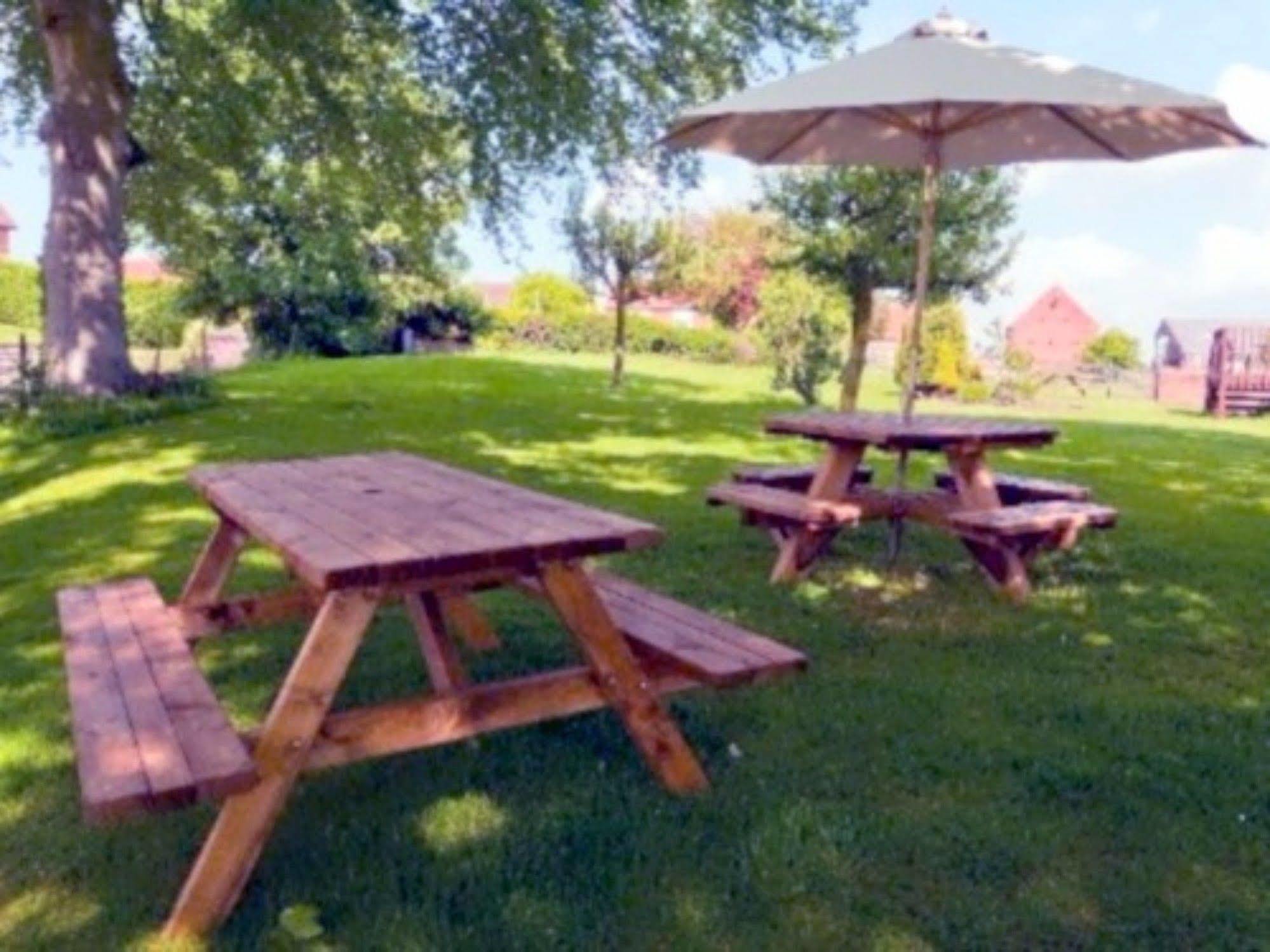 Dovestays 3* Laxton